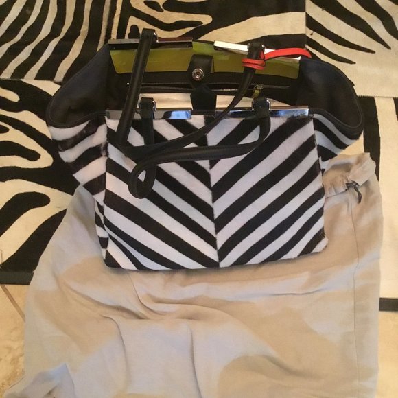 Fendi calf hair fur  2Jours style bag New - Picture 1 of 3